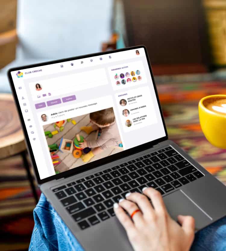 Pineapple Squad, agence web spécialisée dans la création de sites internet pour la petite enfance